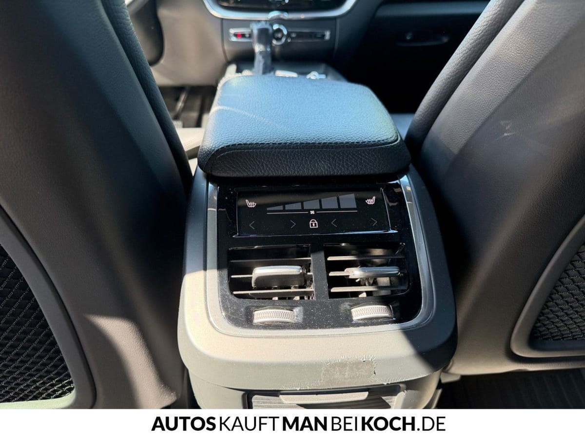 Volvo XC60 T4 Inscription HUD PANO StandHzg. SHZ Navi foto 20