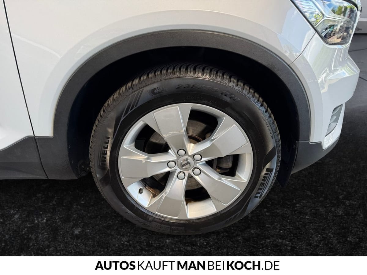 Volvo XC40 D4 AWD Momentum Pro LED NAVI LEDER H K AHK! foto 16