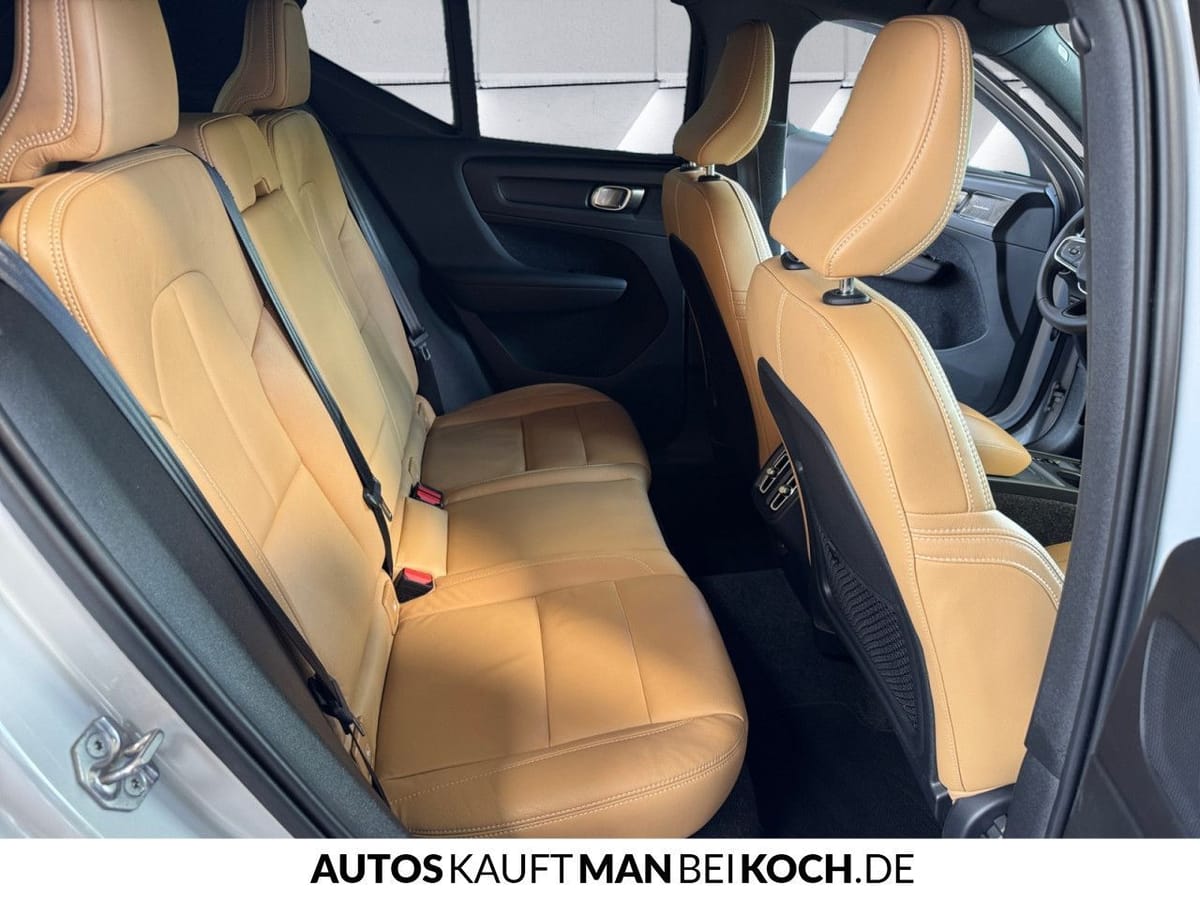 Volvo XC40 D4 AWD Momentum Pro LED NAVI LEDER H K AHK! foto 18