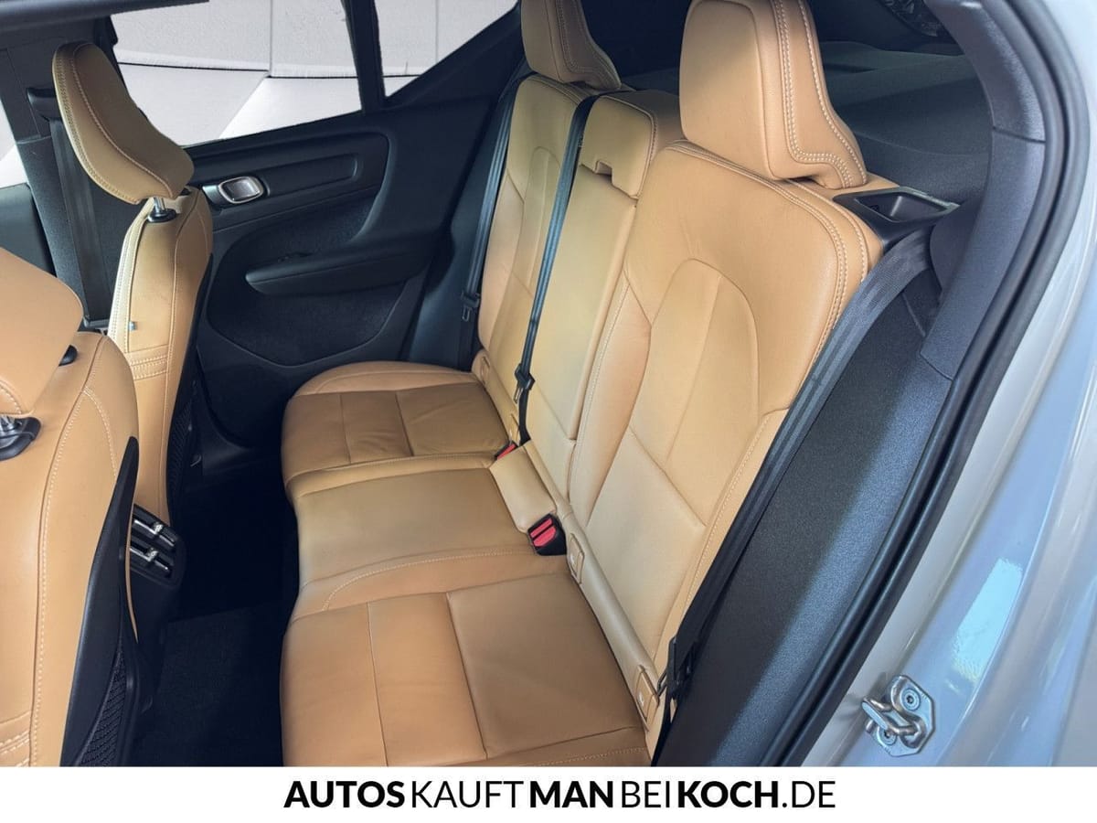 Volvo XC40 D4 AWD Momentum Pro LED NAVI LEDER H K AHK! foto 8