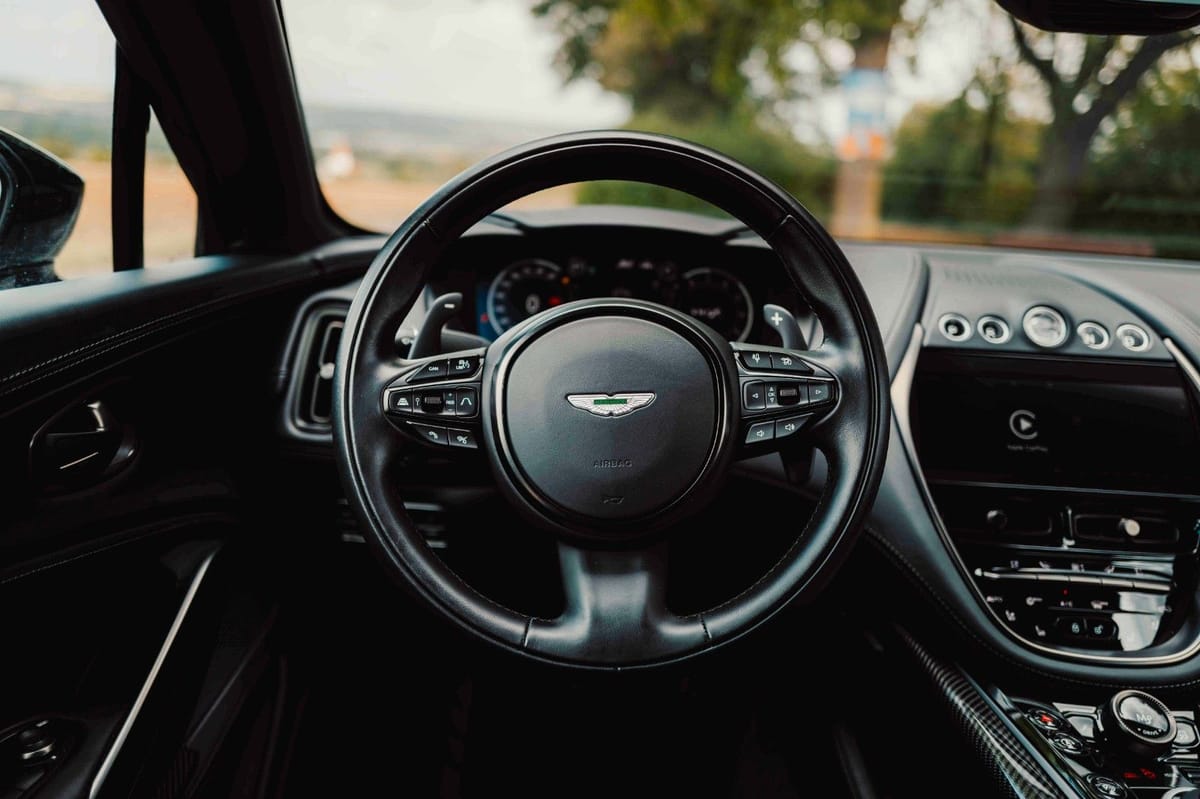 Aston Martin DBX 707 Keramik+Carbon+Pano foto 12