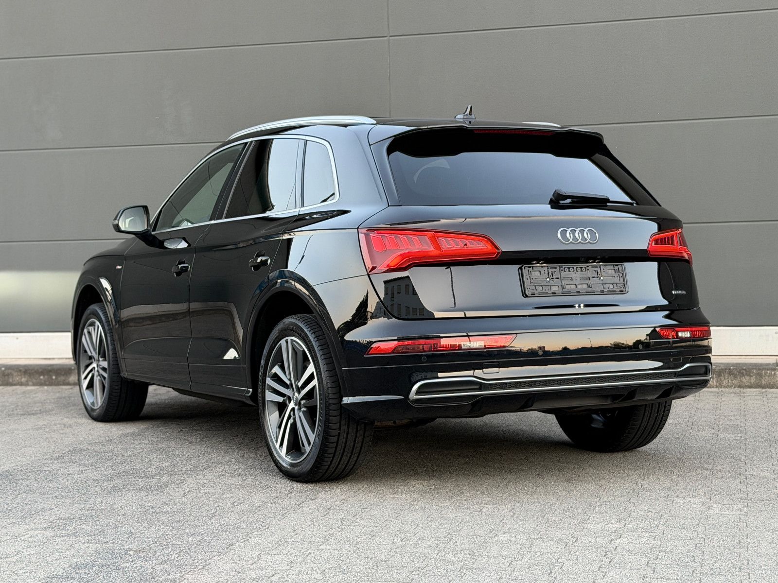 Audi Q5 40 TDI quattro 3x S line *Panorama* Rkam AHK foto 14