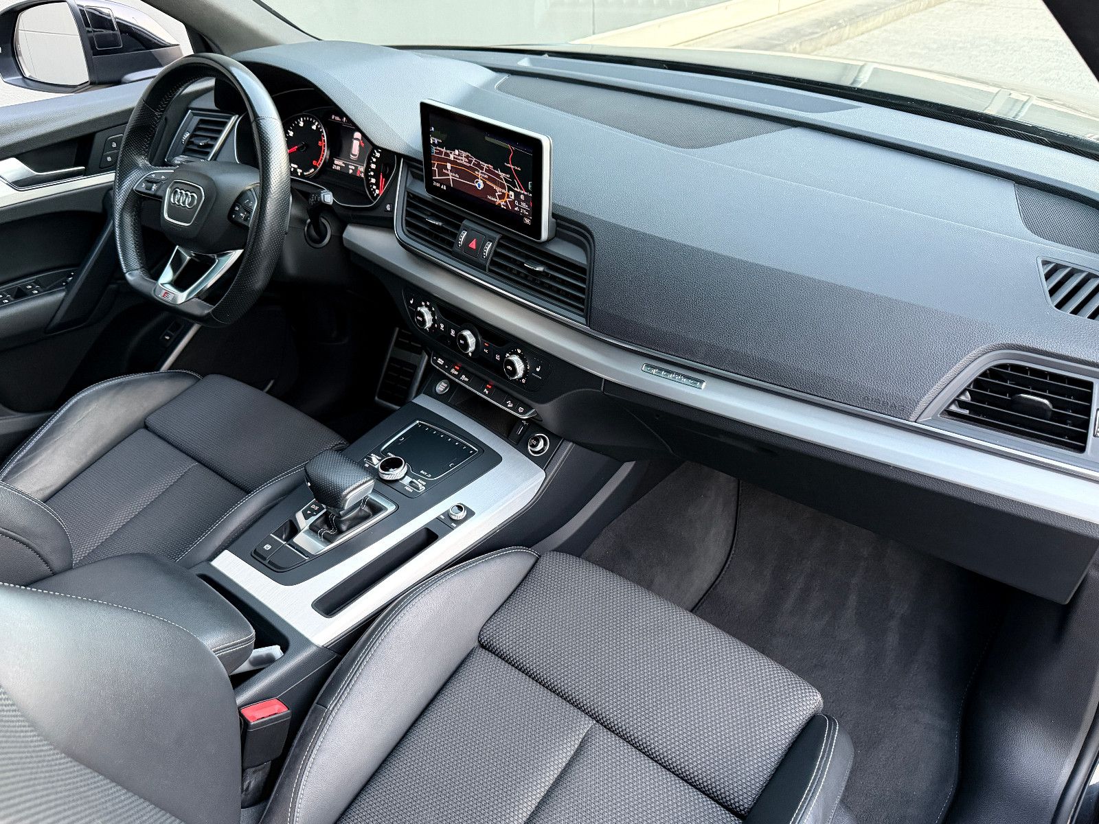 Audi Q5 40 TDI quattro 3x S line *Panorama* Rkam AHK foto 20
