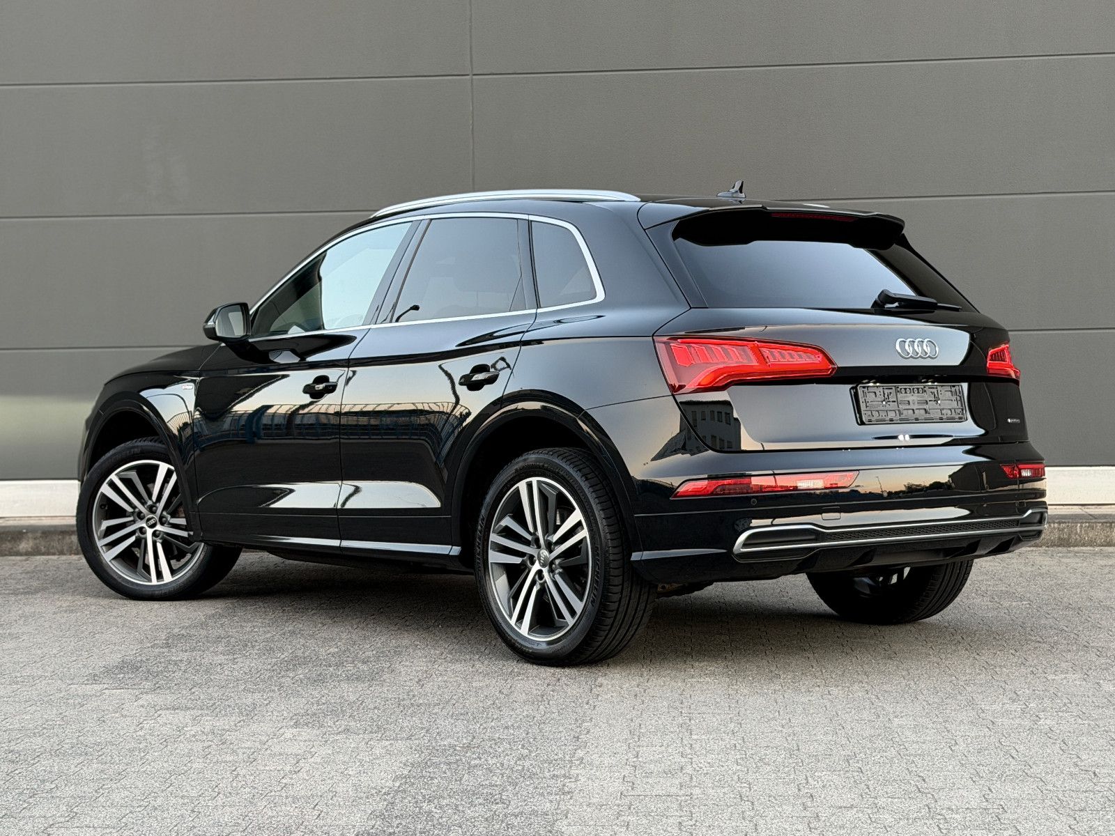 Audi Q5 40 TDI quattro 3x S line *Panorama* Rkam AHK foto 4