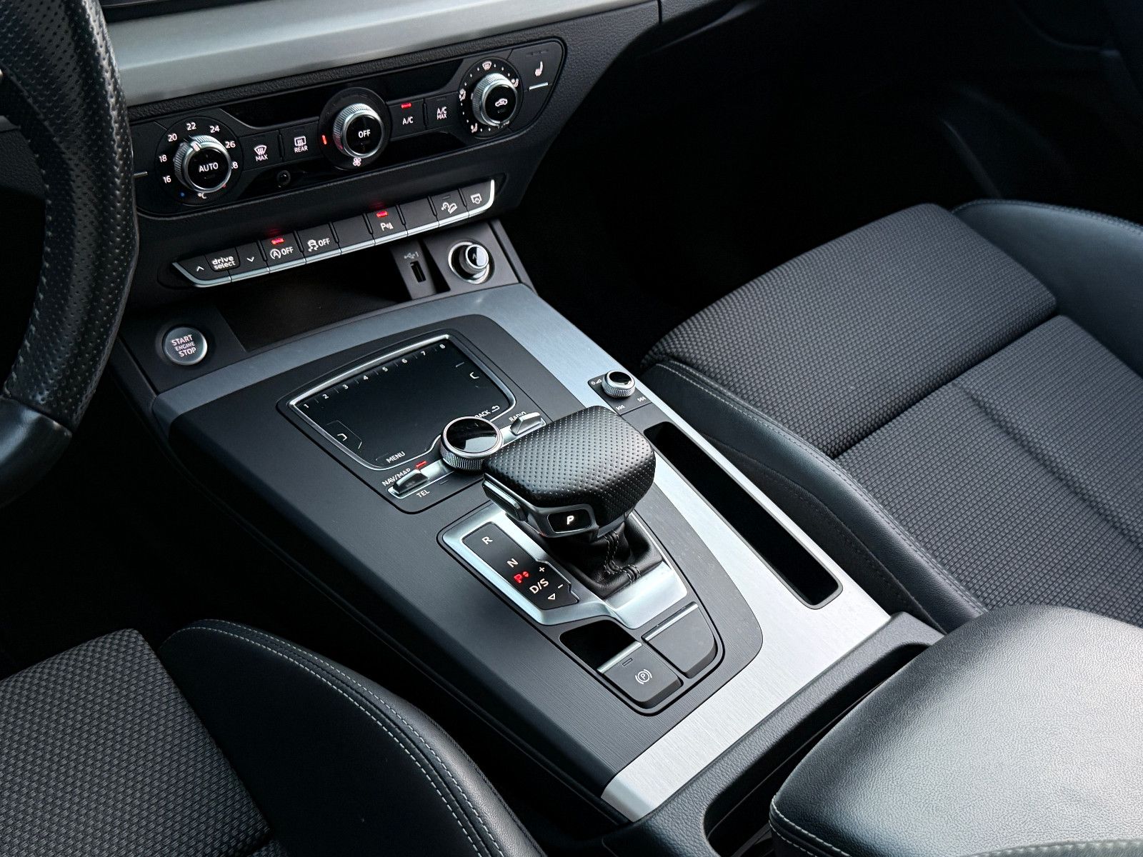 Audi Q5 40 TDI quattro 3x S line *Panorama* Rkam AHK foto 8