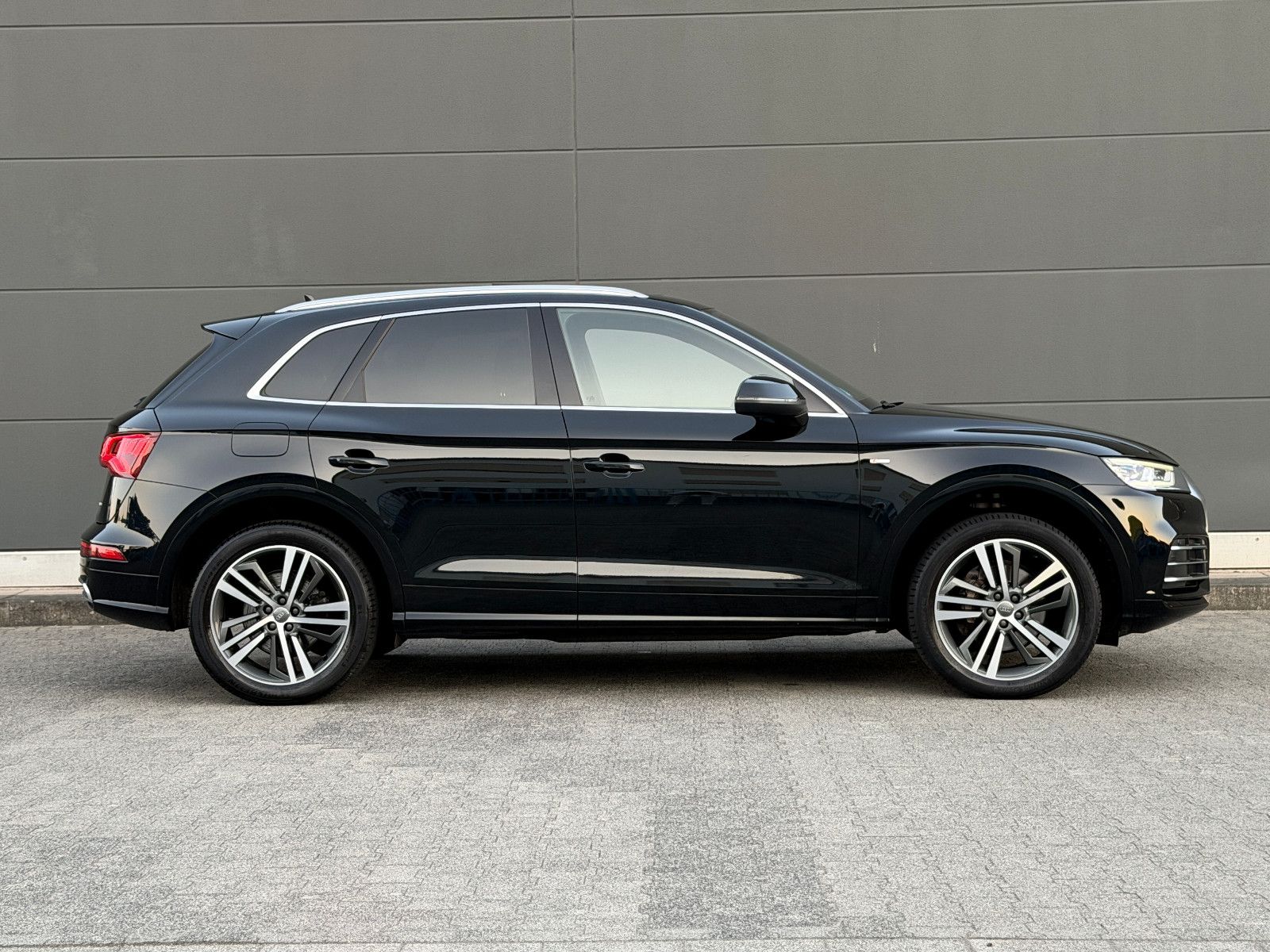 Audi Q5 40 TDI quattro 3x S line *Panorama* Rkam AHK foto 9