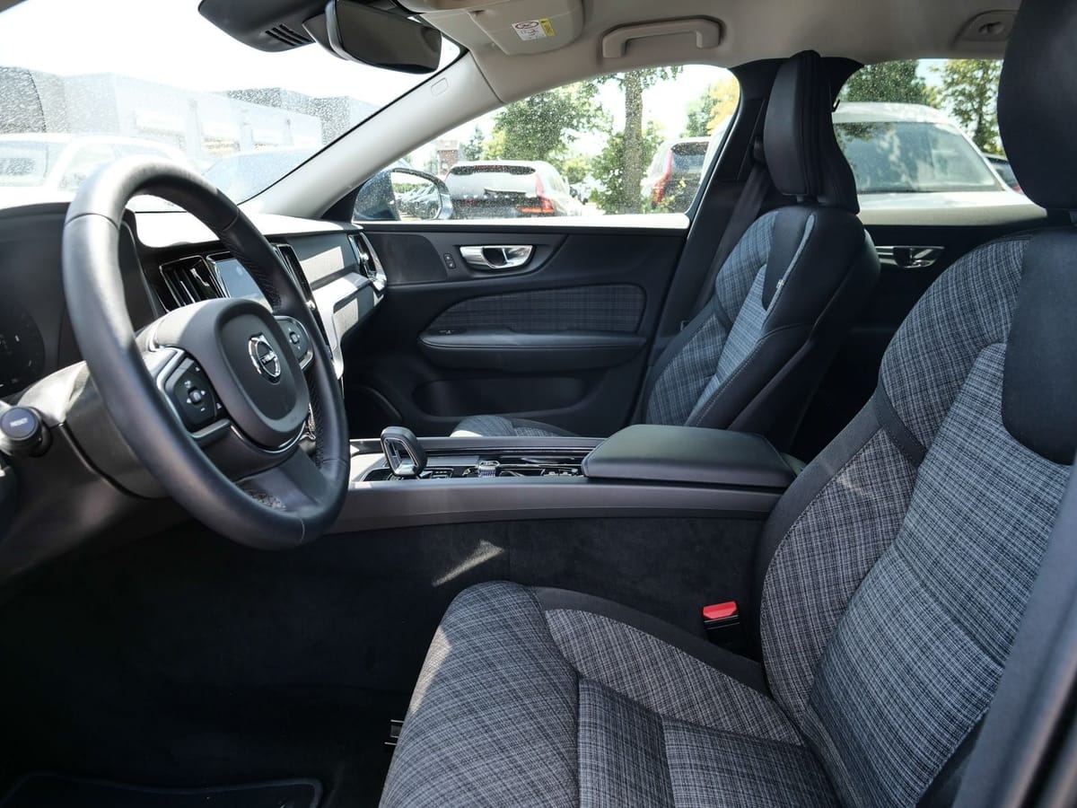 Volvo V60 Kombi Core Digitales Cockpit Soundsystem LED foto 6