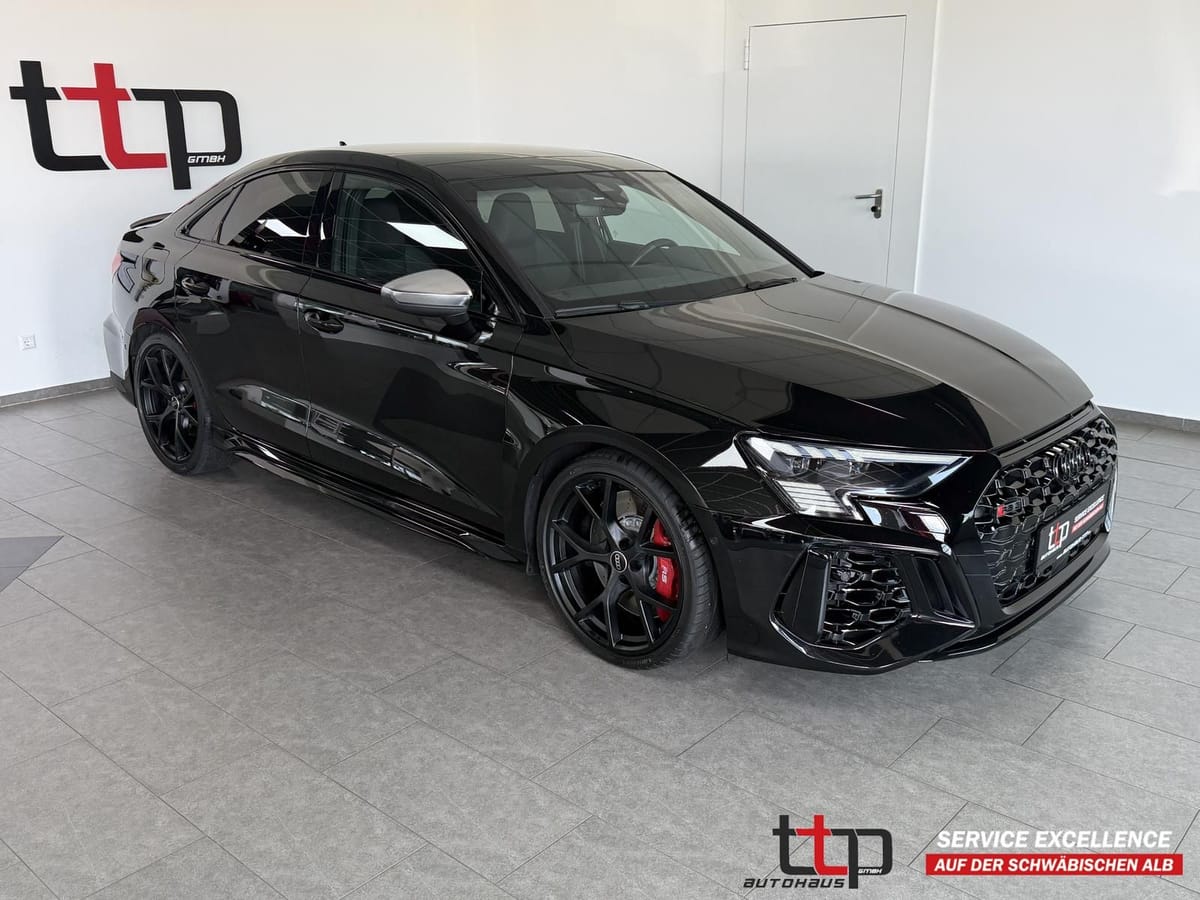 Audi RS3 2.5 TFSI qu. Limousine MATRIX B&O Pano ACC