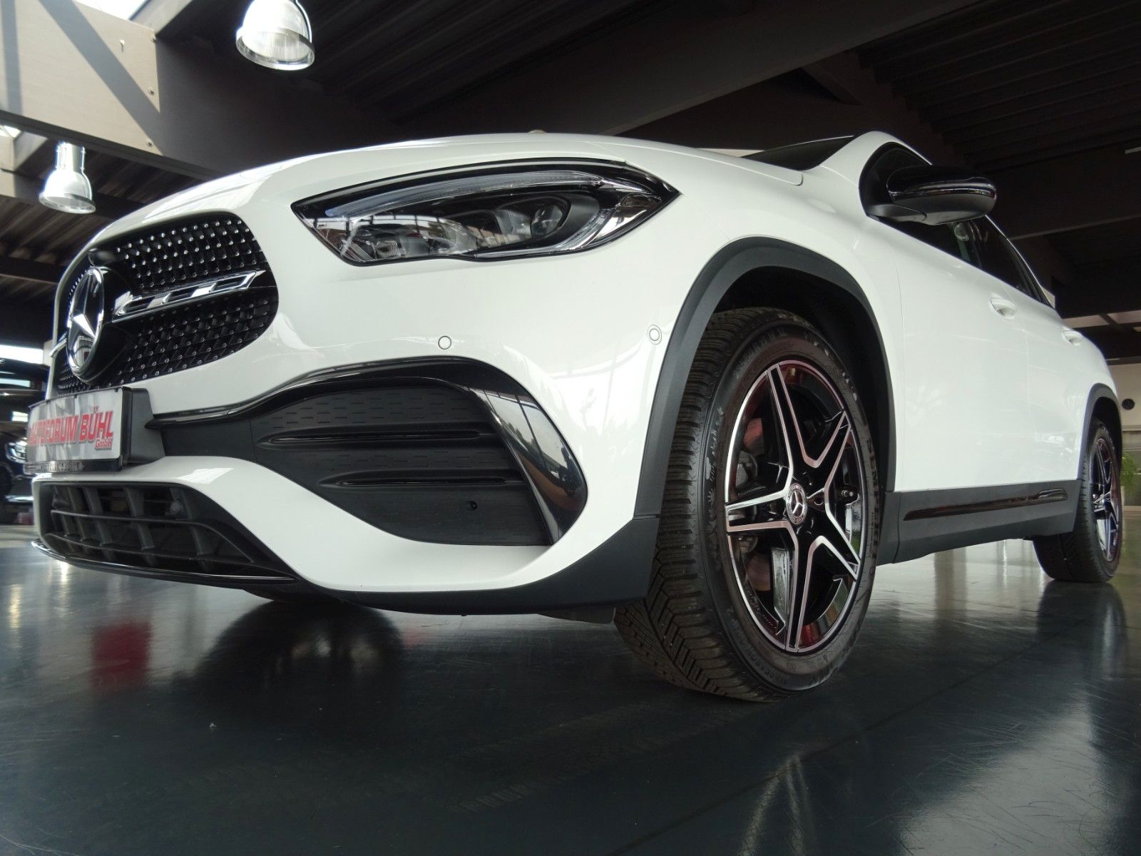 Mercedes-Benz GLA 200 d AMG line/Navi/LED/PDC+Kamera/AHK/Night
