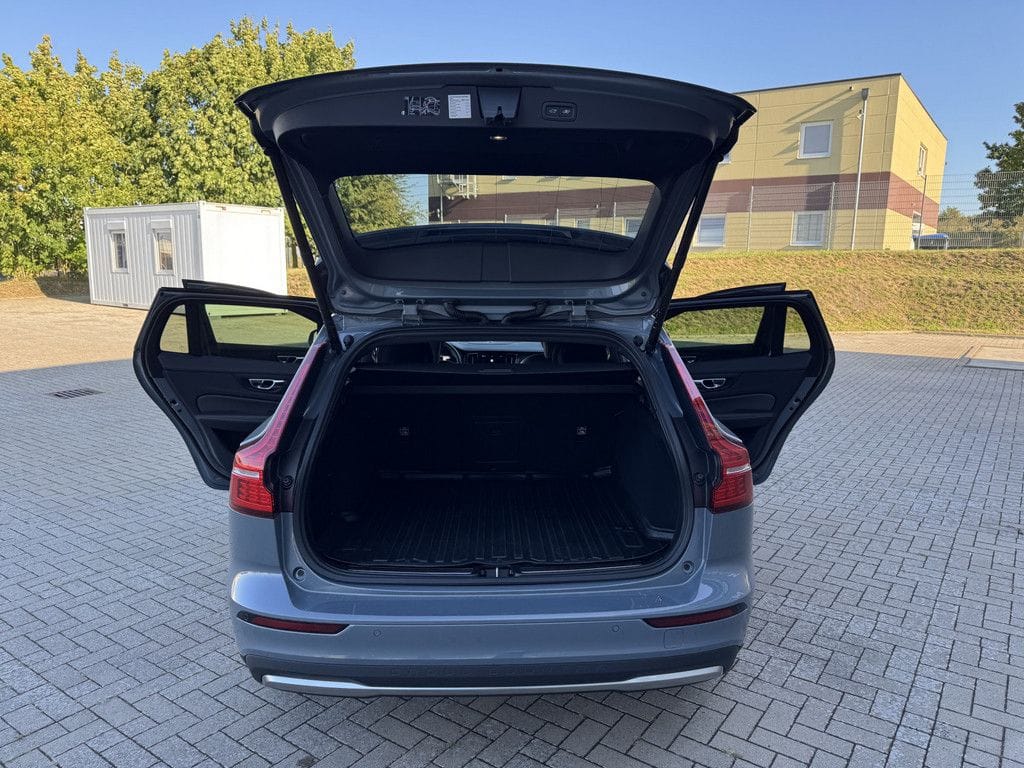 Volvo V60 Cross Country B5 AWD PLUS KAMERA H K STANDHZ foto 11
