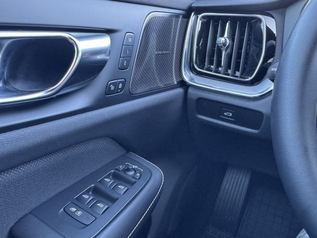 Volvo V60 Cross Country B5 AWD PLUS KAMERA H K STANDHZ foto 17