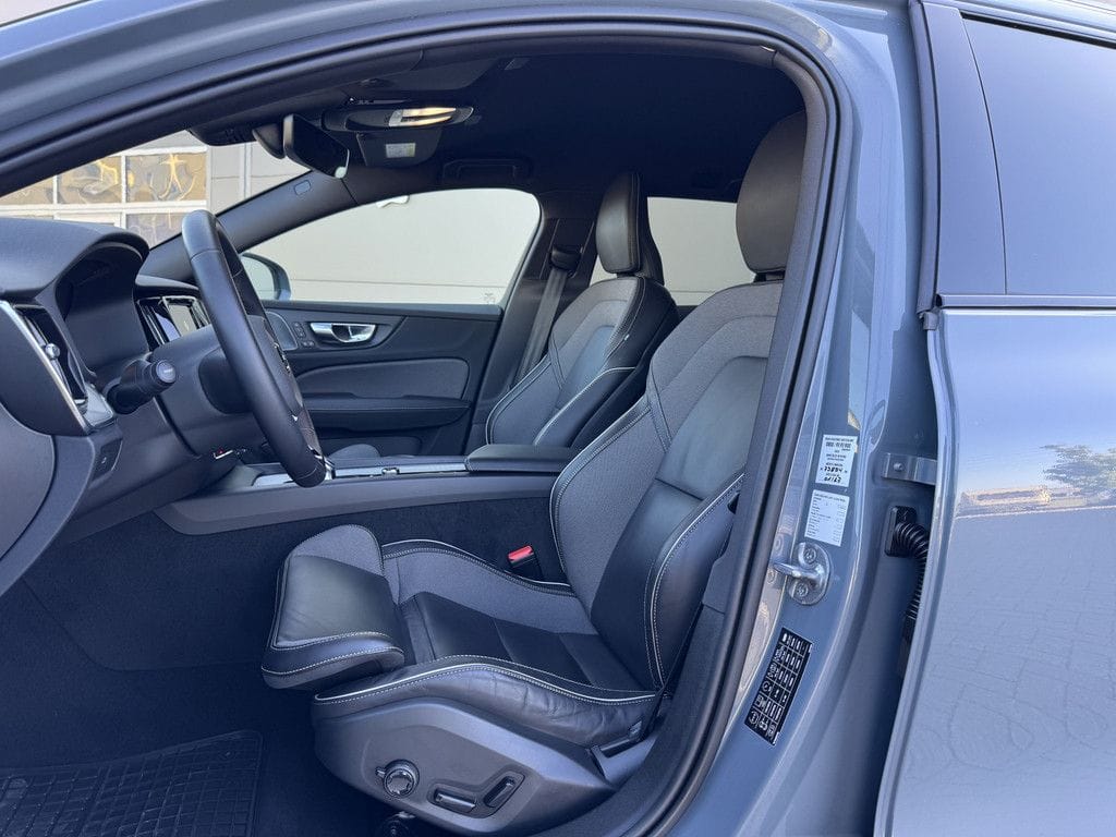Volvo V60 Cross Country B5 AWD PLUS KAMERA H K STANDHZ foto 3