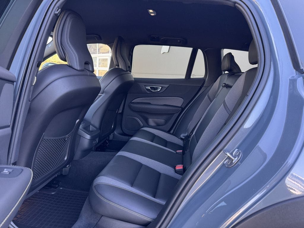 Volvo V60 Cross Country B5 AWD PLUS KAMERA H K STANDHZ foto 4