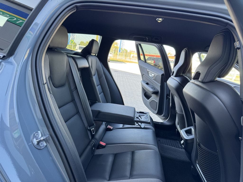 Volvo V60 Cross Country B5 AWD PLUS KAMERA H K STANDHZ foto 7