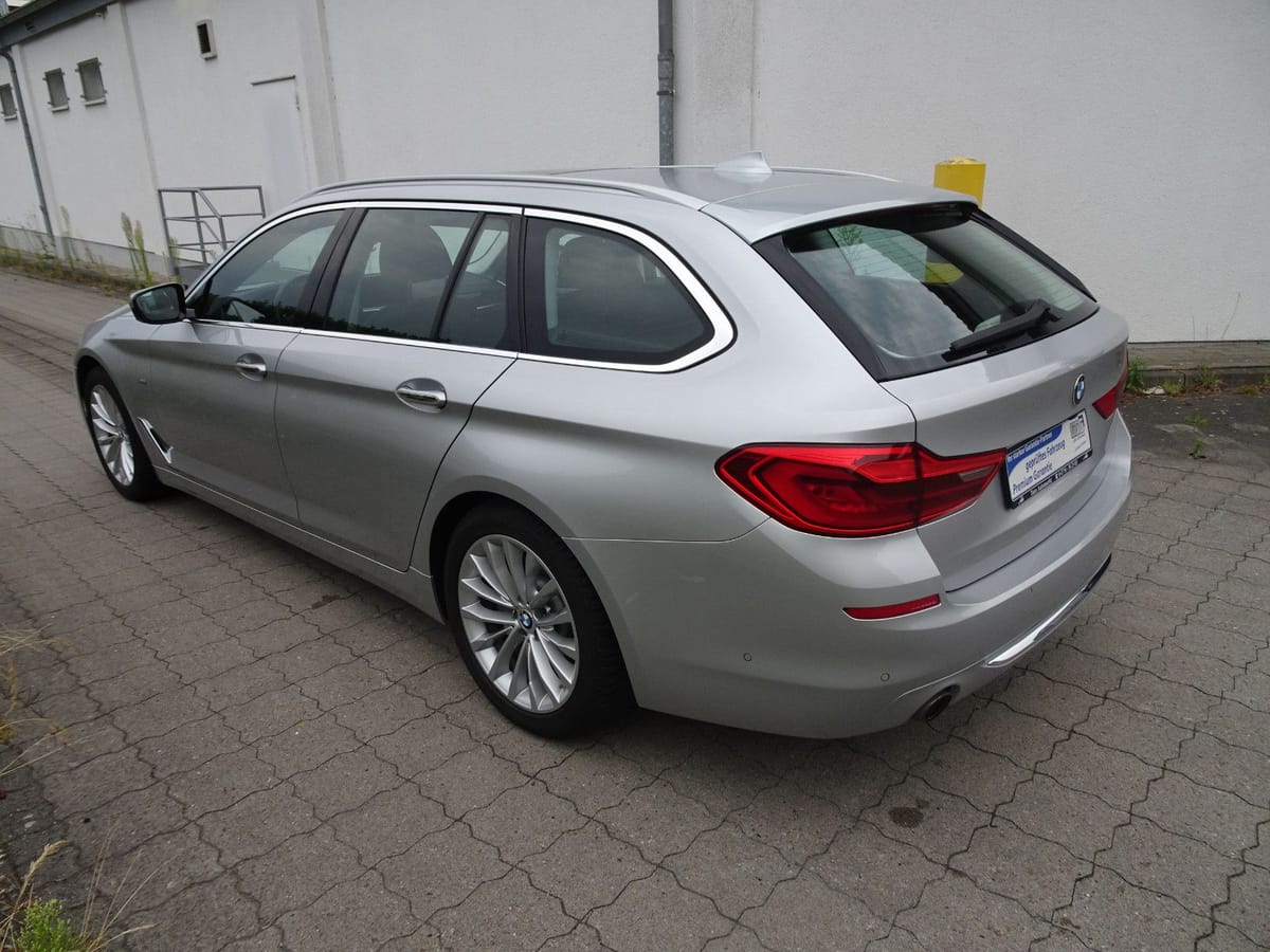 BMW 530 5 Touring 530 i Luxury Line foto 2