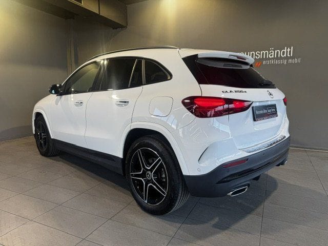 Mercedes-Benz GLA 200 d AMG Night AHK LED Sound Distro 19 Tot foto 2