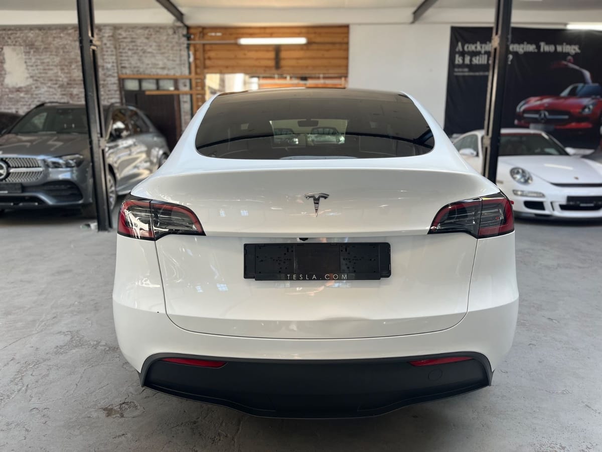 Tesla Model Y Long Range RWD foto 4