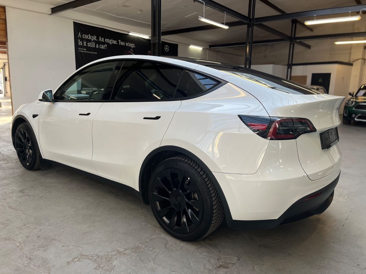 Tesla Model Y Long Range RWD foto 5