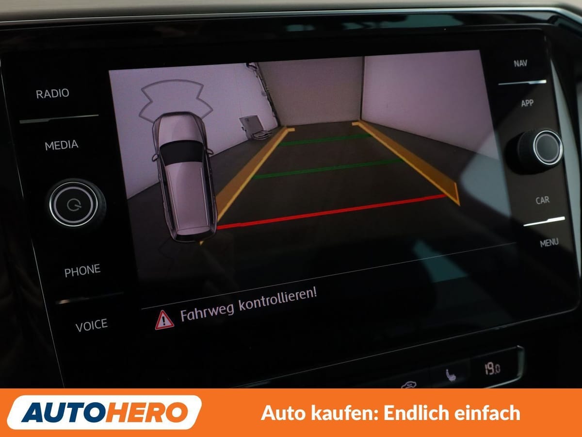 Volkswagen Passat 2.0 TDI Highline 4Motion BMT Aut. NAVI foto 24