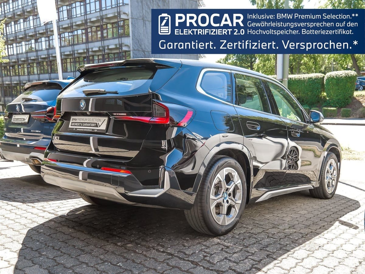 BMW iX1 eDrive20 xLine LC Plus AHK Kamera Standh. Hi foto 2