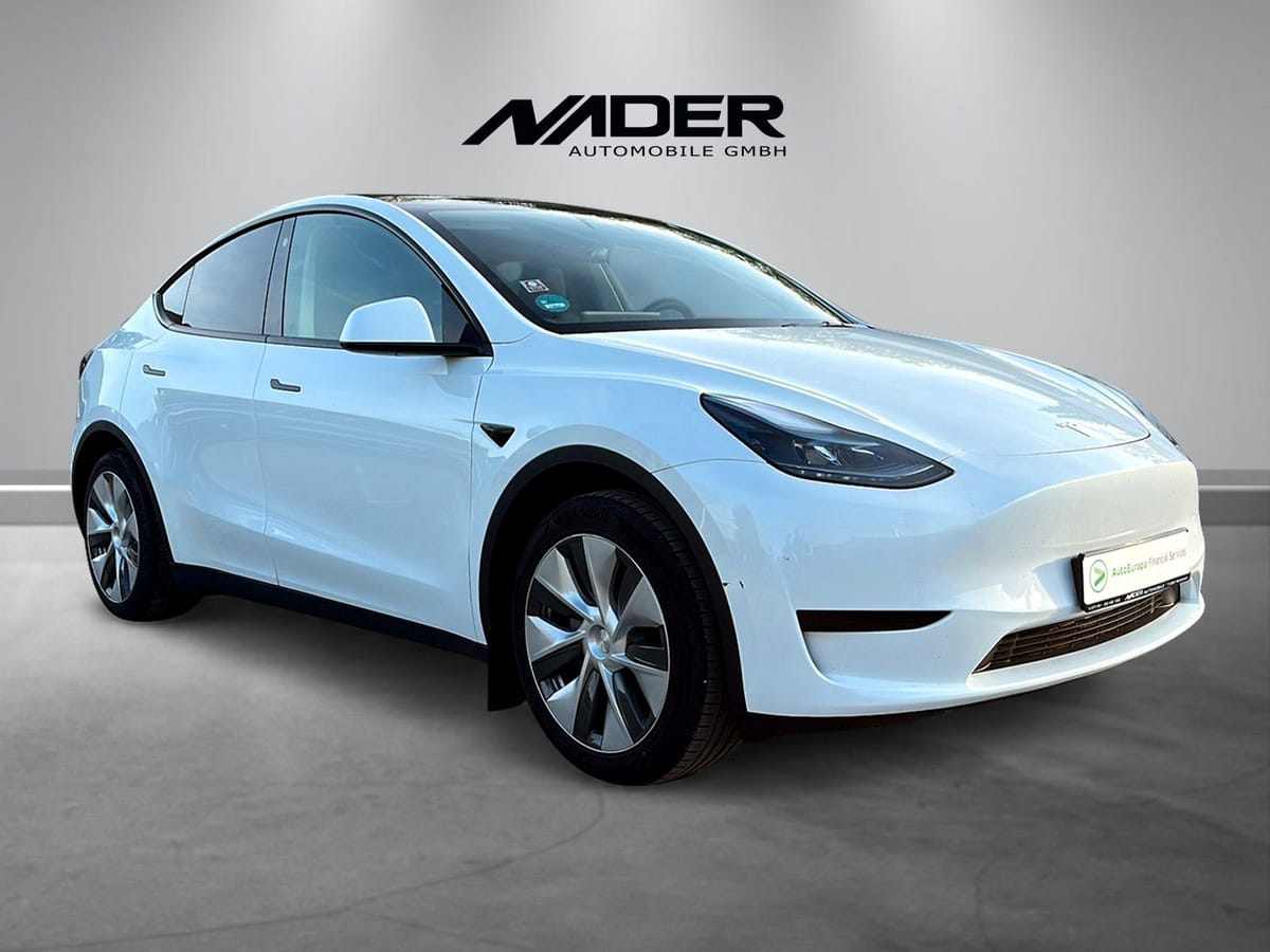 Tesla Model Y RWD Autopilot Panorama Wärmepumpe foto 2