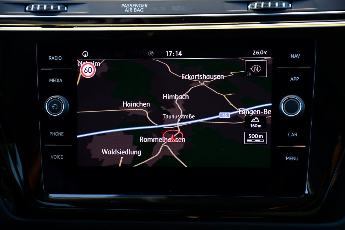 Volkswagen Touran Highline R-line AHK LED ACC Massage Kamer foto 14
