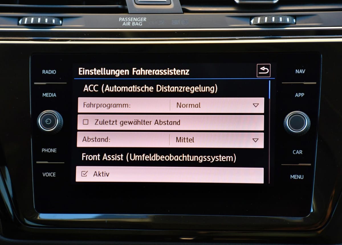 Volkswagen Touran Highline R-line AHK LED ACC Massage Kamer foto 16