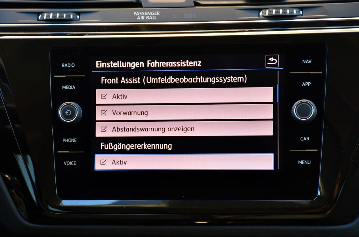 Volkswagen Touran Highline R-line AHK LED ACC Massage Kamer foto 17