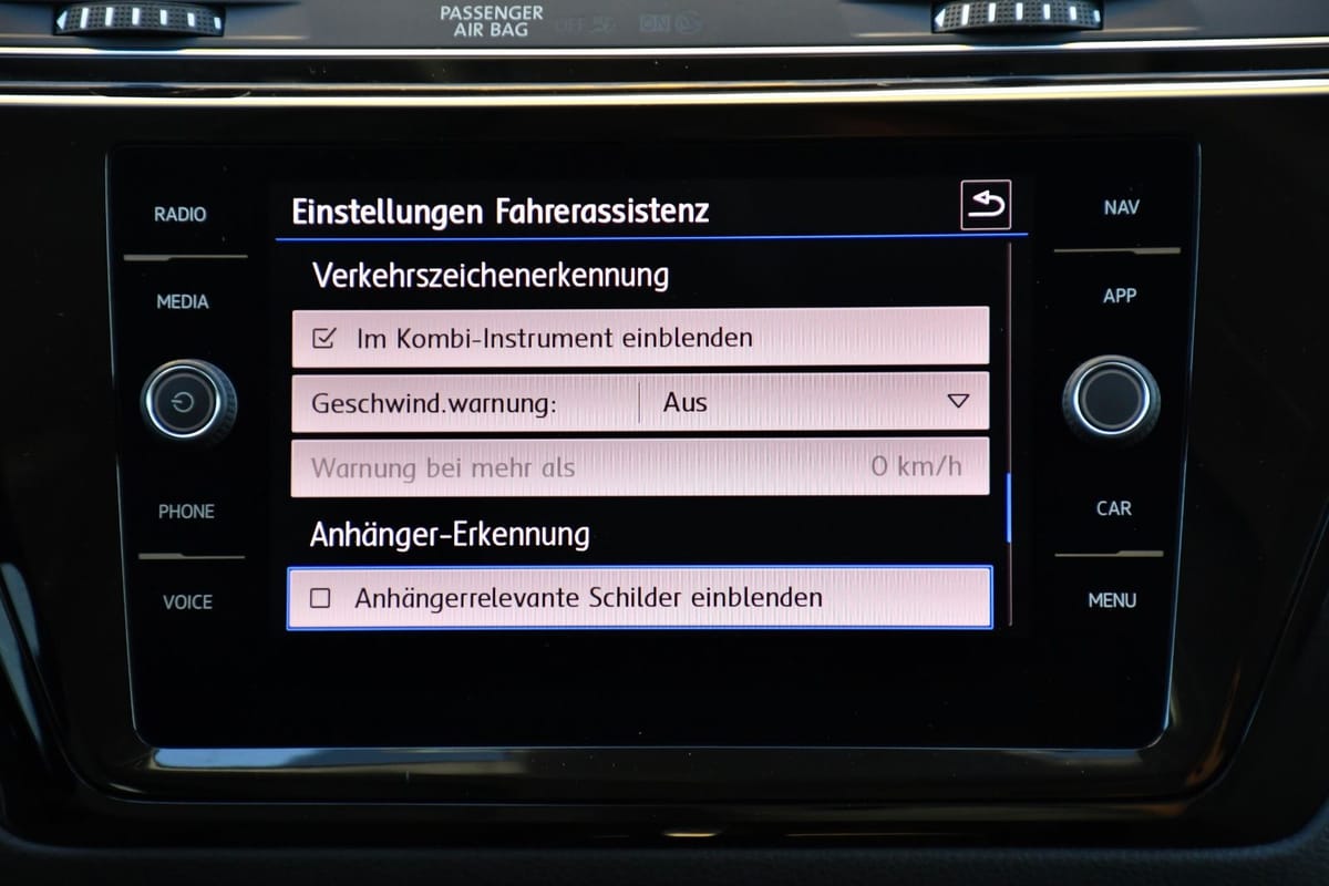 Volkswagen Touran Highline R-line AHK LED ACC Massage Kamer foto 19