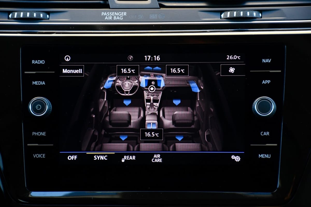 Volkswagen Touran Highline R-line AHK LED ACC Massage Kamer foto 21