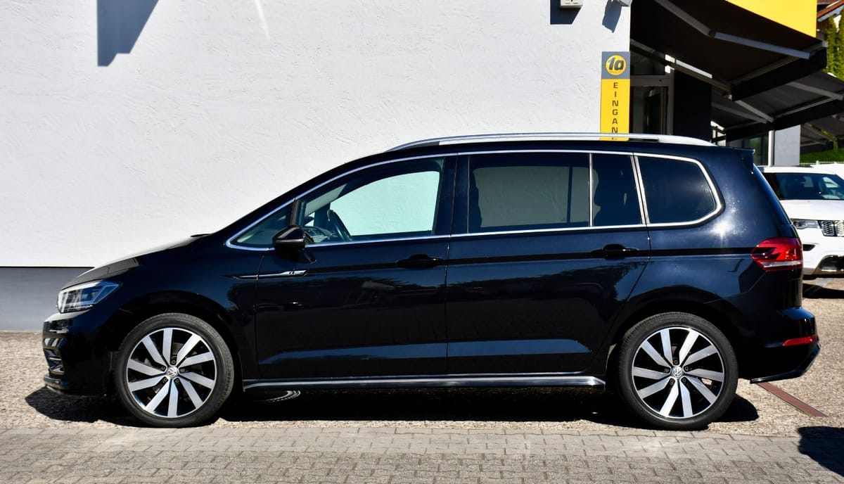 Volkswagen Touran Highline R-line AHK LED ACC Massage Kamer foto 6