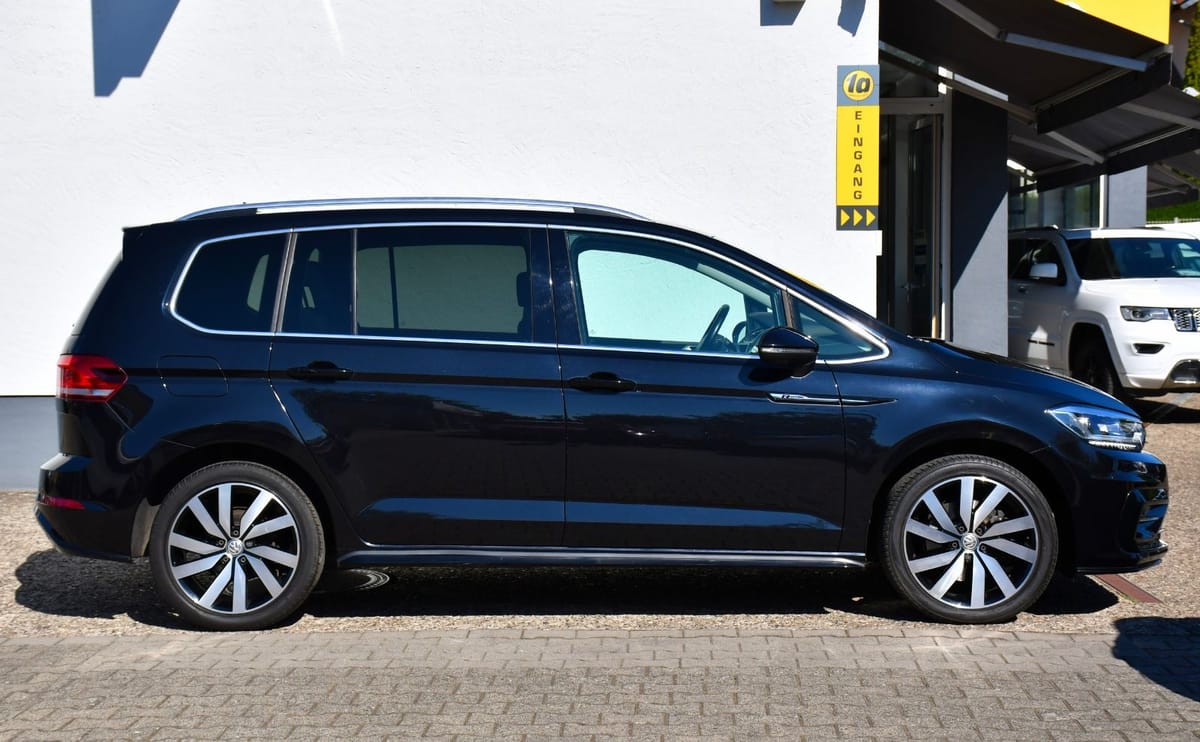 Volkswagen Touran Highline R-line AHK LED ACC Massage Kamer foto 7