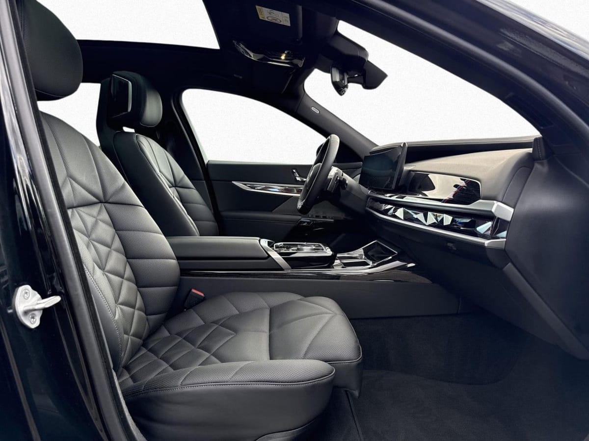 BMW 740d xDr M SPORT SkyL,AHK,StHz,HUD,PAPro,DAPro foto 11