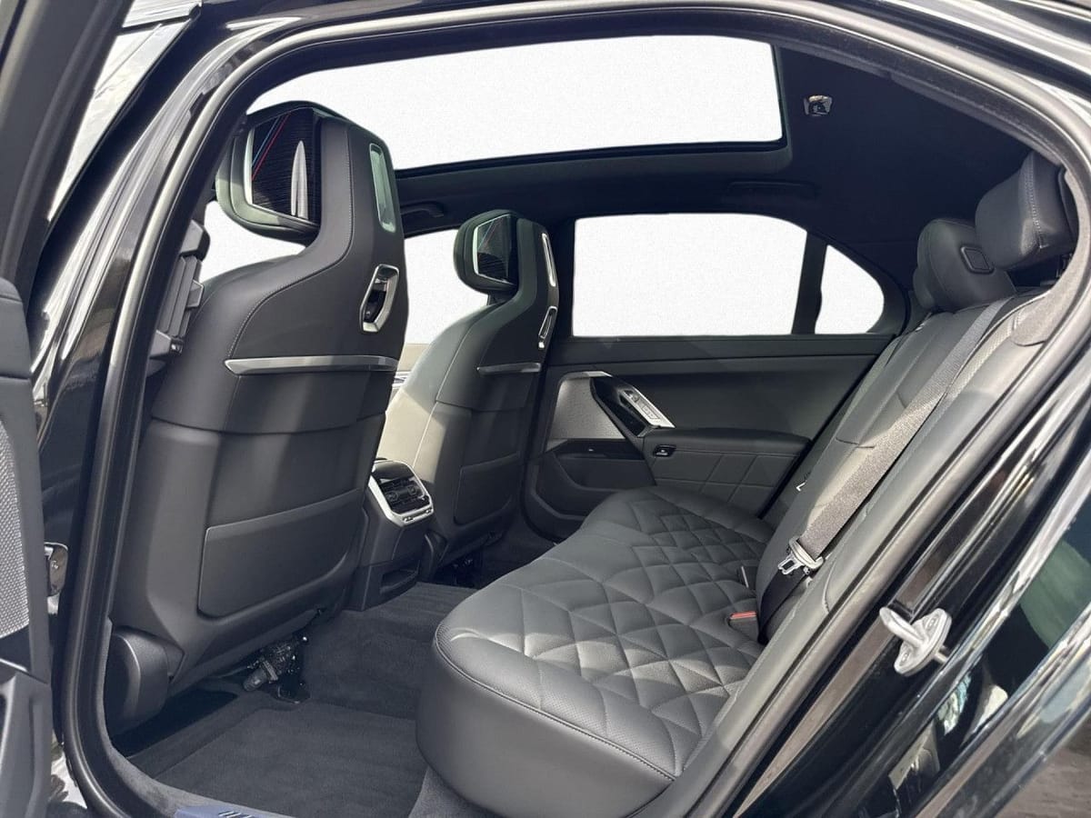 BMW 740d xDr M SPORT SkyL,AHK,StHz,HUD,PAPro,DAPro foto 12