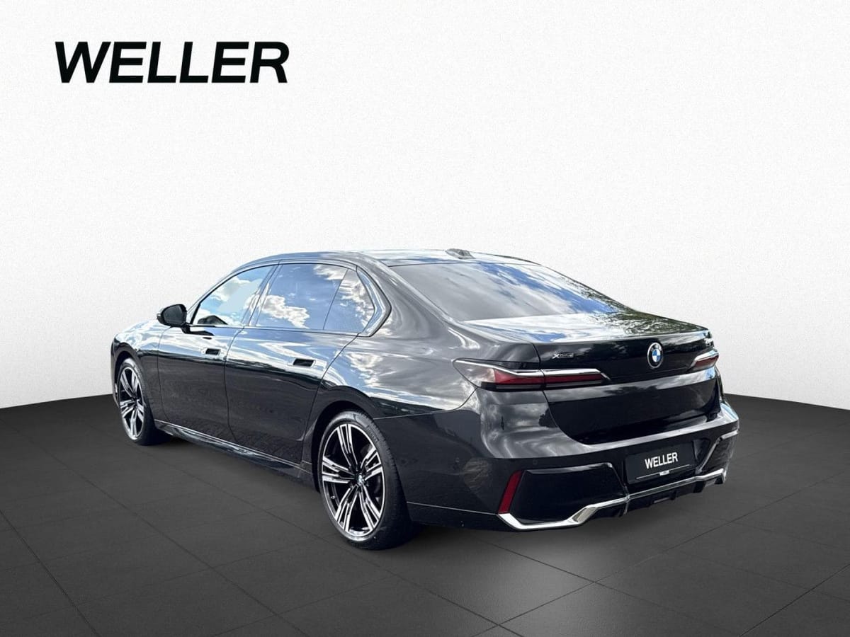 BMW 740d xDr M SPORT SkyL,AHK,StHz,HUD,PAPro,DAPro foto 6