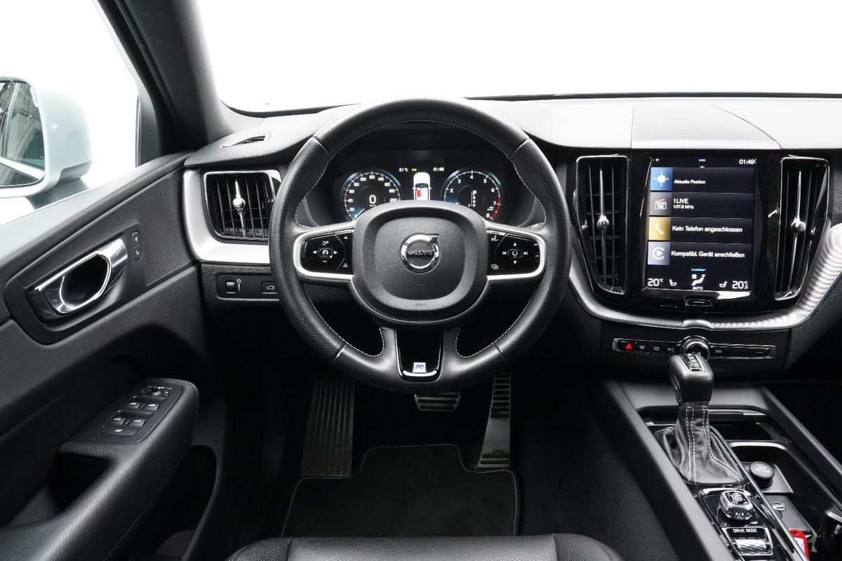 Volvo XC60 T5 R-Design 8G CarPlay Keyless PDC Tempomat foto 17