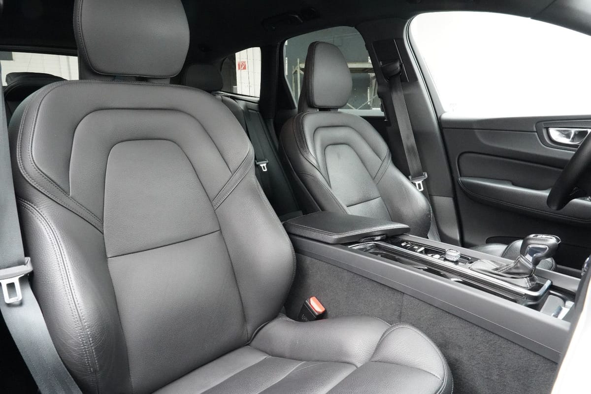 Volvo XC60 T5 R-Design 8G CarPlay Keyless PDC Tempomat foto 22