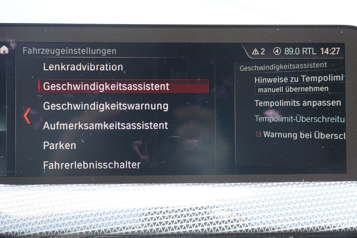 BMW 118i Sport Line Aut. LED ACC Totwinkel Tempomat foto 24