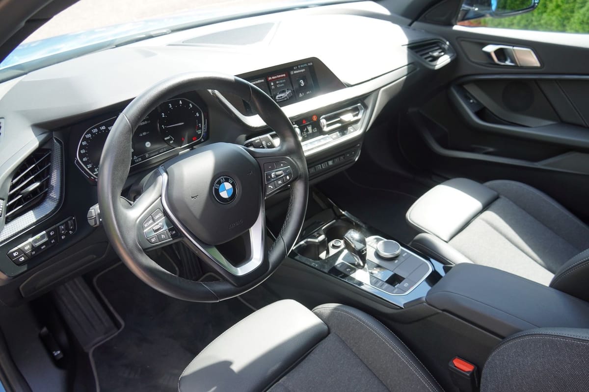 BMW 118i Sport Line Aut. LED ACC Totwinkel Tempomat foto 25