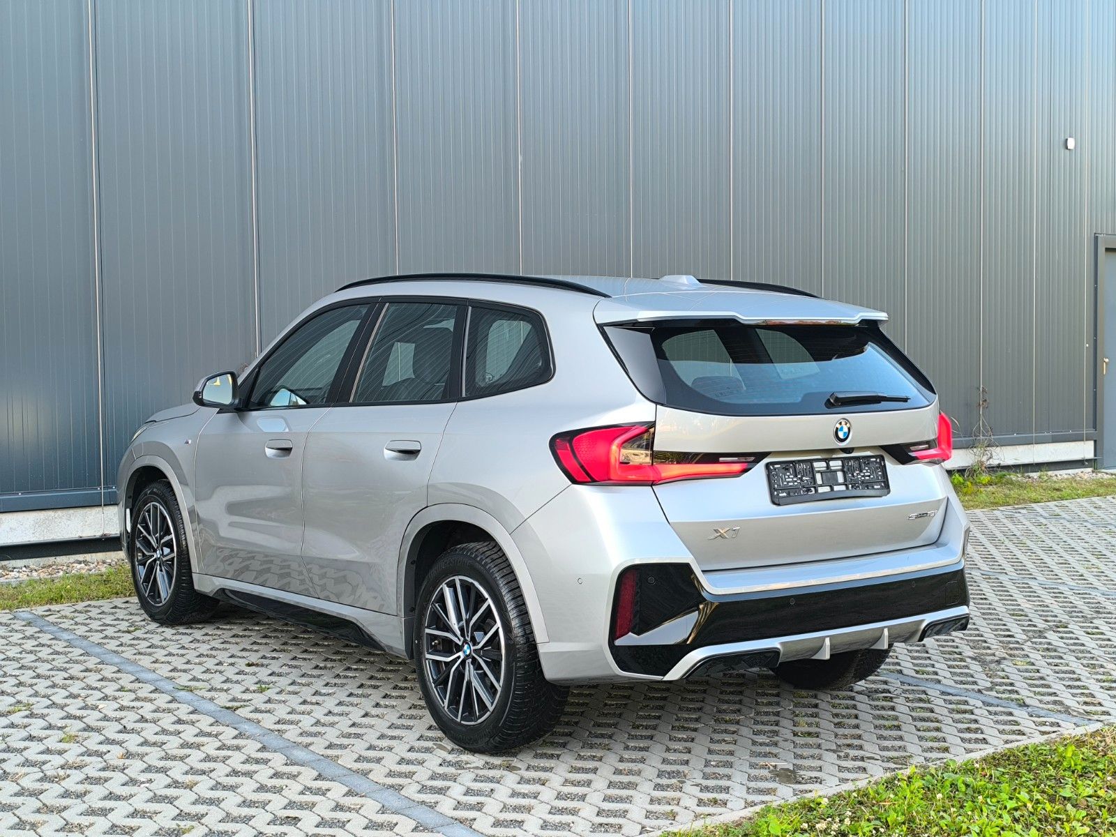 BMW X1 sDrive 18 i M Sport Garantie Neuwertig foto 6