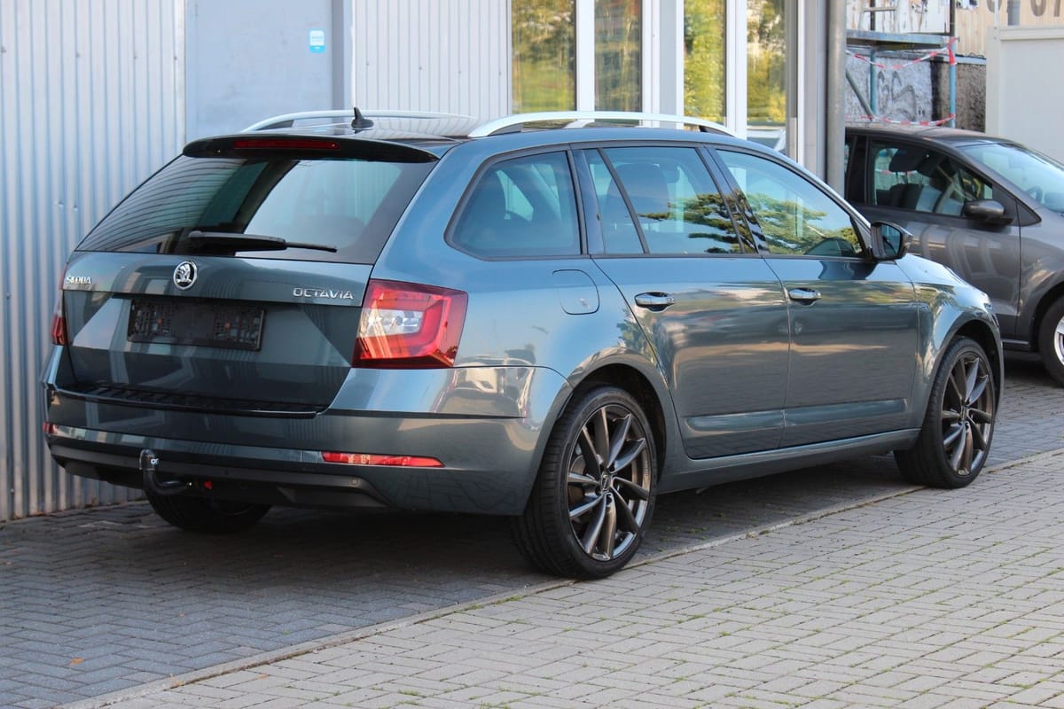 Skoda Octavia Combi Style 2.0 TSI DSG Navi Kamera ACC foto 2