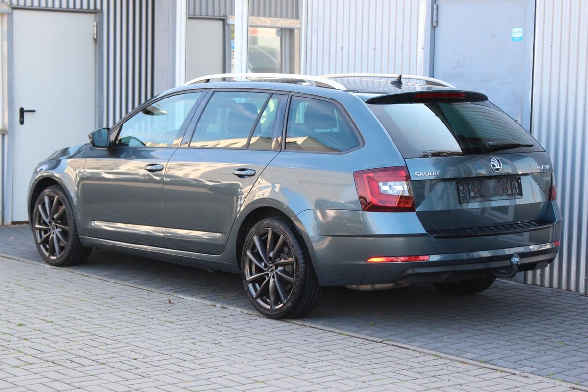 Skoda Octavia Combi Style 2.0 TSI DSG Navi Kamera ACC foto 4