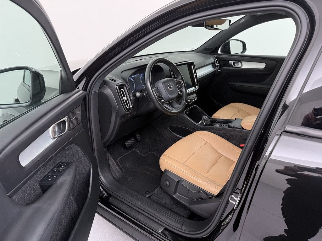 Volvo XC40 D4 AWD Momentum Pro Aut. Navi Kamera H K K foto 11