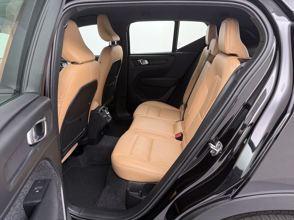 Volvo XC40 D4 AWD Momentum Pro Aut. Navi Kamera H K K foto 14