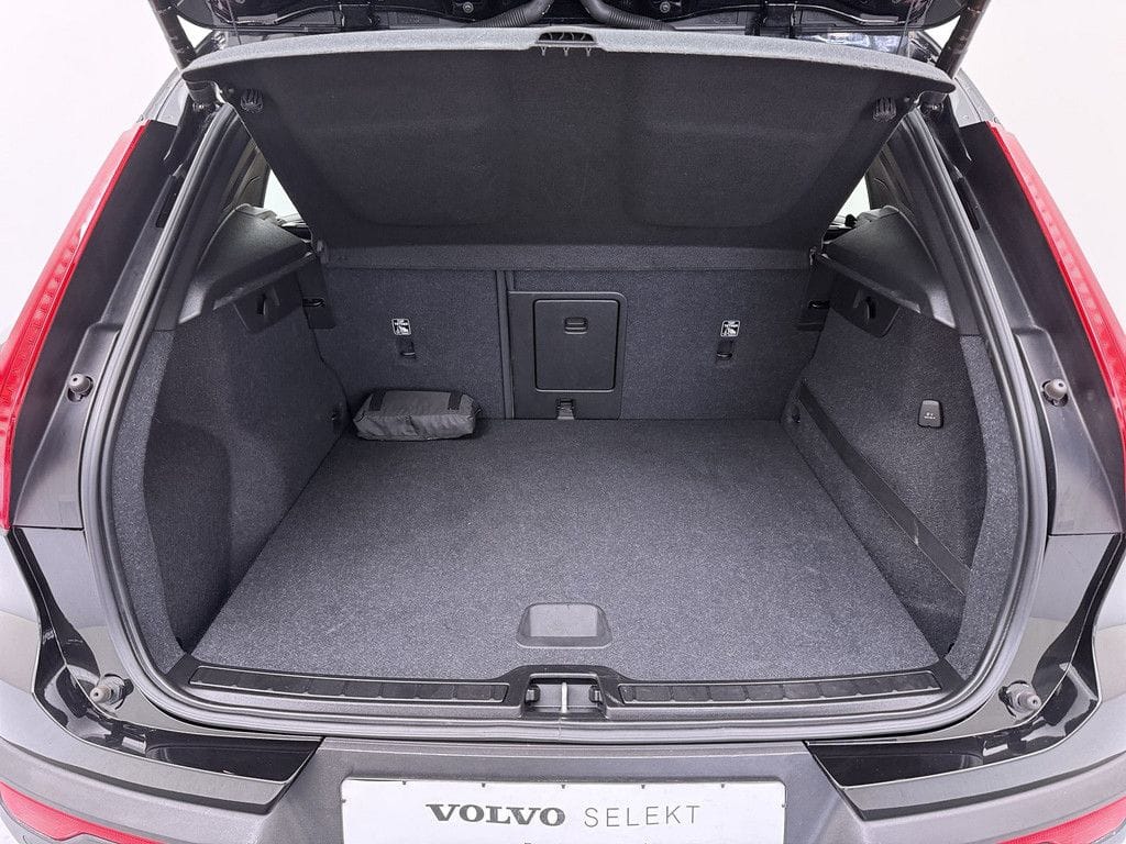 Volvo XC40 D4 AWD Momentum Pro Aut. Navi Kamera H K K foto 17