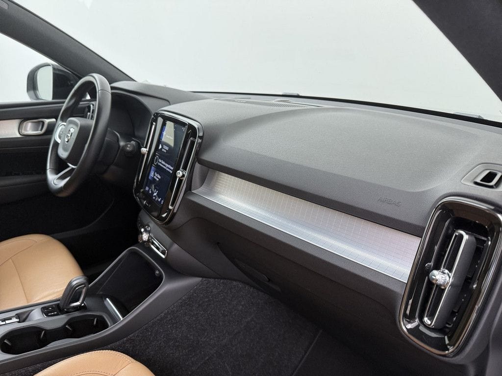 Volvo XC40 D4 AWD Momentum Pro Aut. Navi Kamera H K K foto 23
