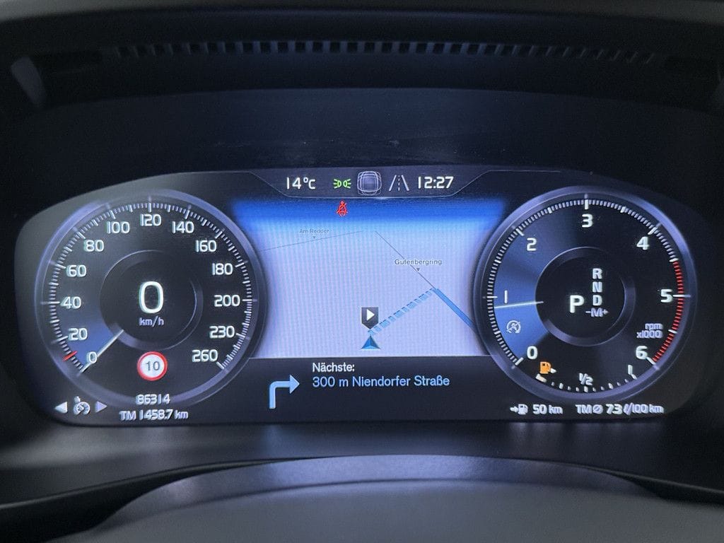 Volvo XC40 D4 AWD Momentum Pro Aut. Navi Kamera H K K foto 25