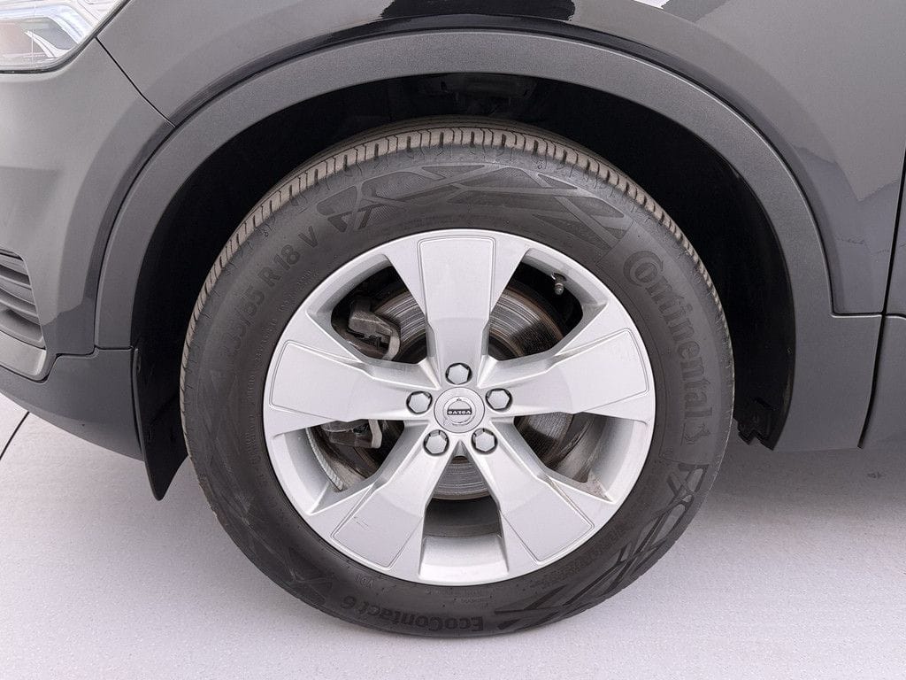 Volvo XC40 D4 AWD Momentum Pro Aut. Navi Kamera H K K foto 9