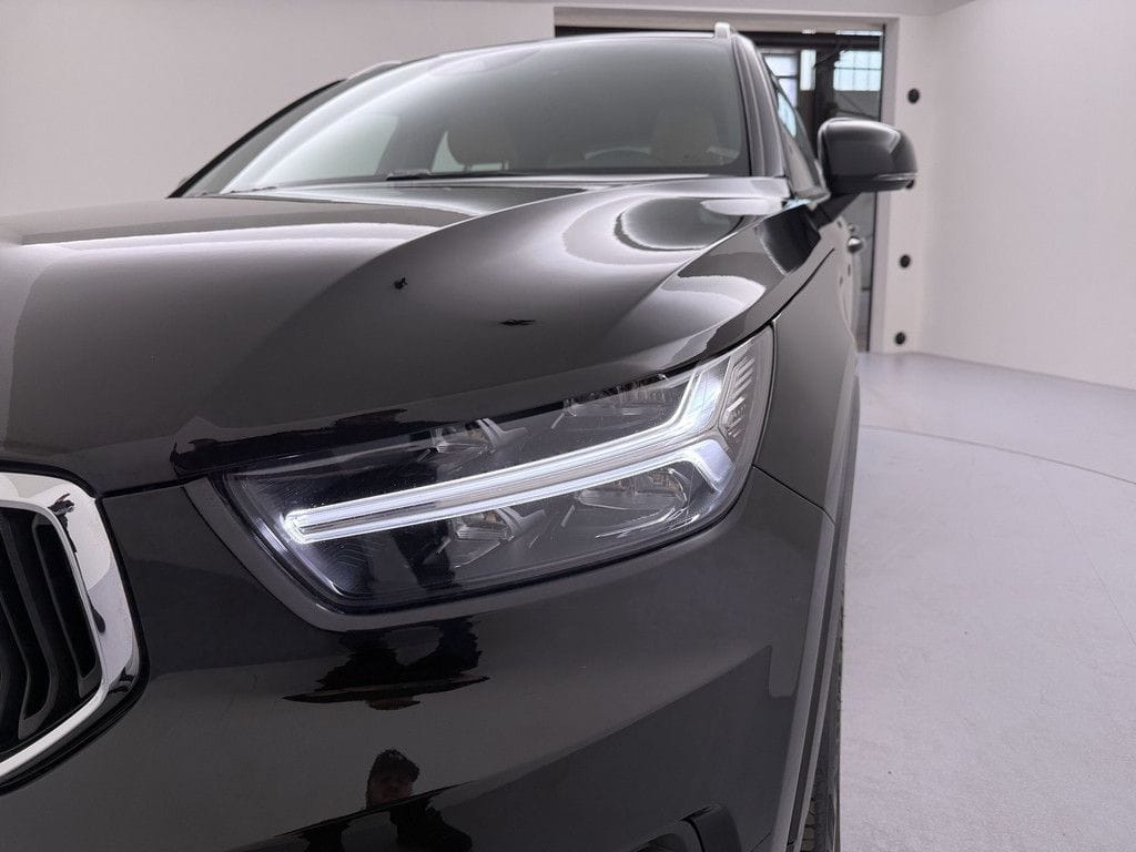 Volvo XC40 D4 AWD Momentum Pro Aut. Navi Kamera H K K foto 10