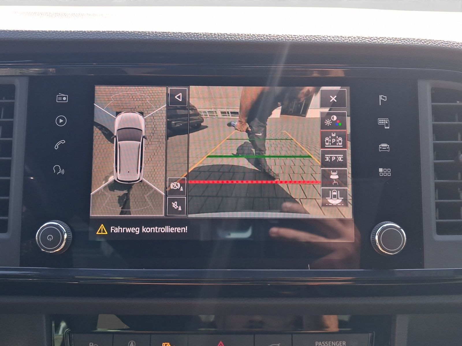 Cupra Ateca 2.0 TSI DSG 4D AHK PANO BEATS eKLAPPE foto 14